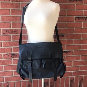 AMAZING Sherpani Petra messenger bag!!